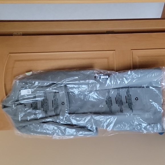 KENNETH COLE Convertible Collar Wool Blend Belted Maxi Coat Sage Color in Size 4 - Picture 4 of 9